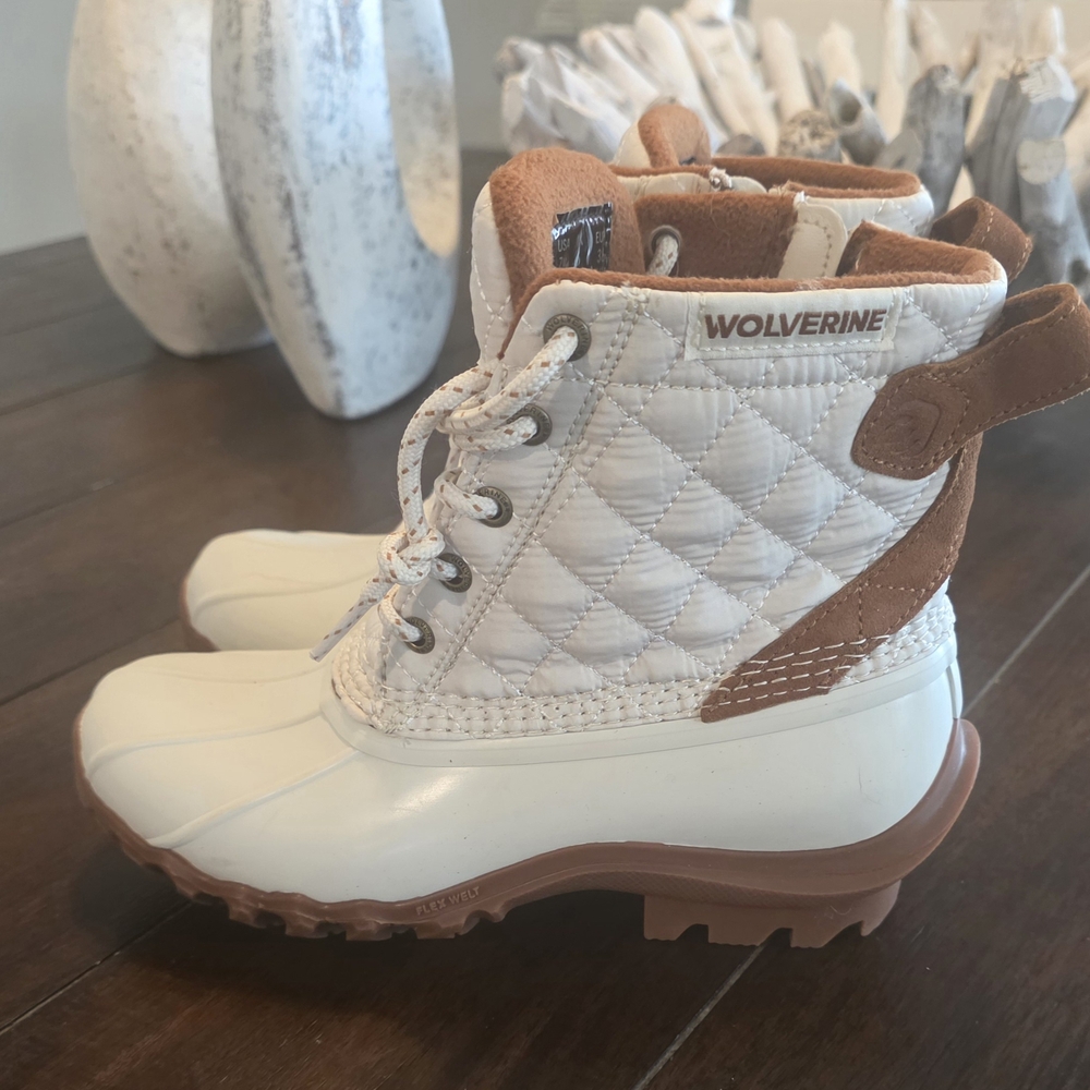 Wolverine White and Tan Quilted Ankle Boots